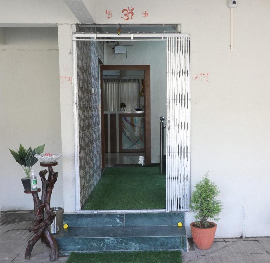 Hotel Satyam Residency Navi Mumbai Exterior photo