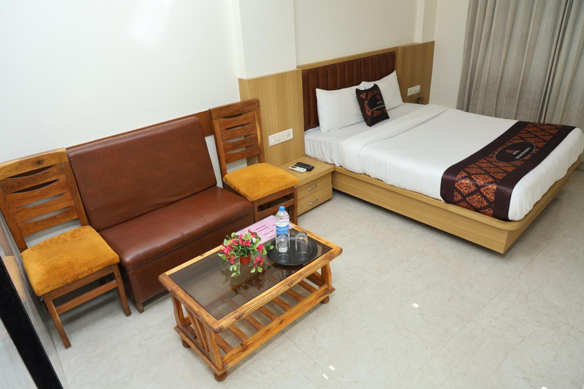 Hotel Satyam Residency Navi Mumbai Exterior photo