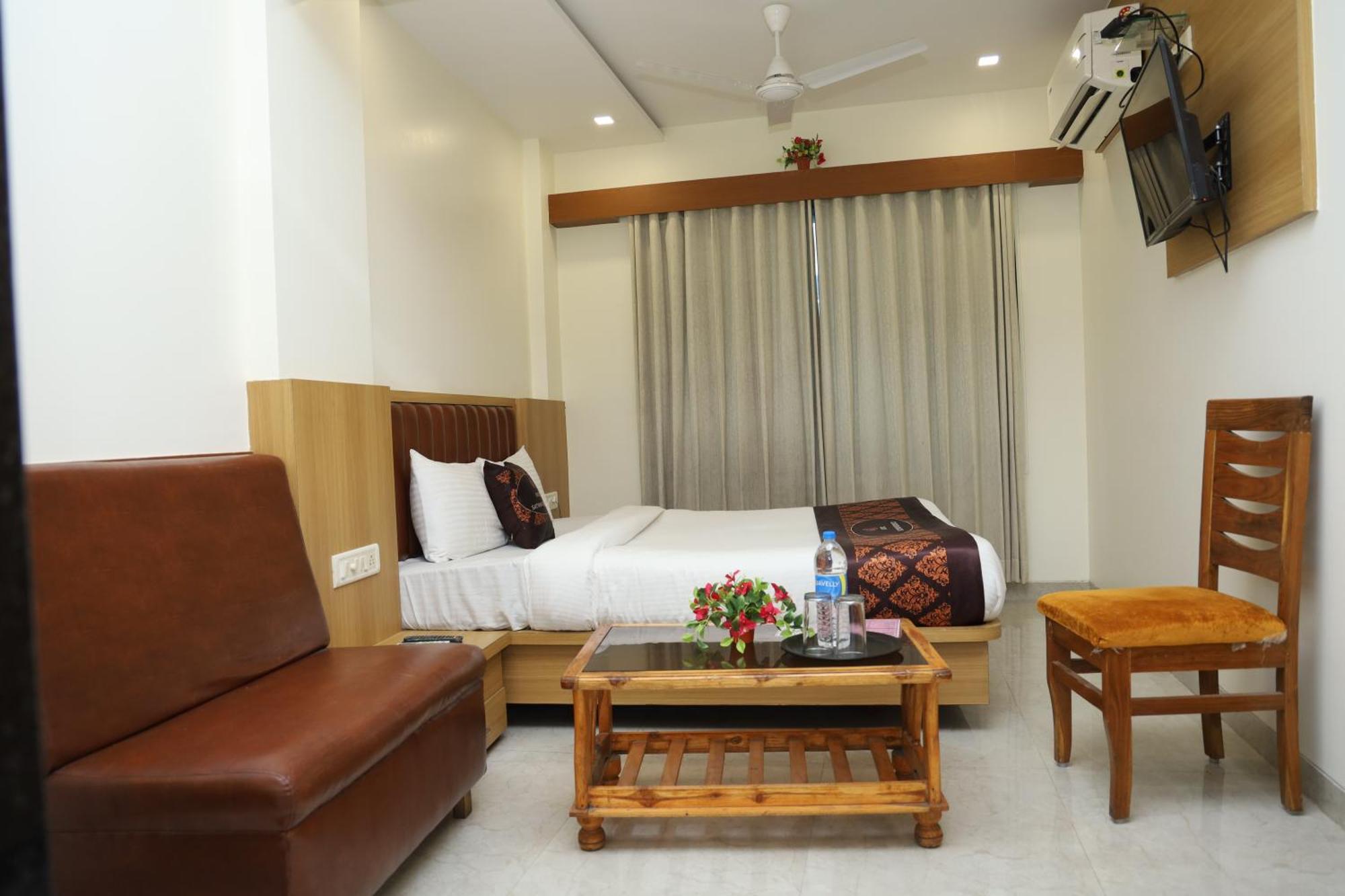 Hotel Satyam Residency Navi Mumbai Exterior photo